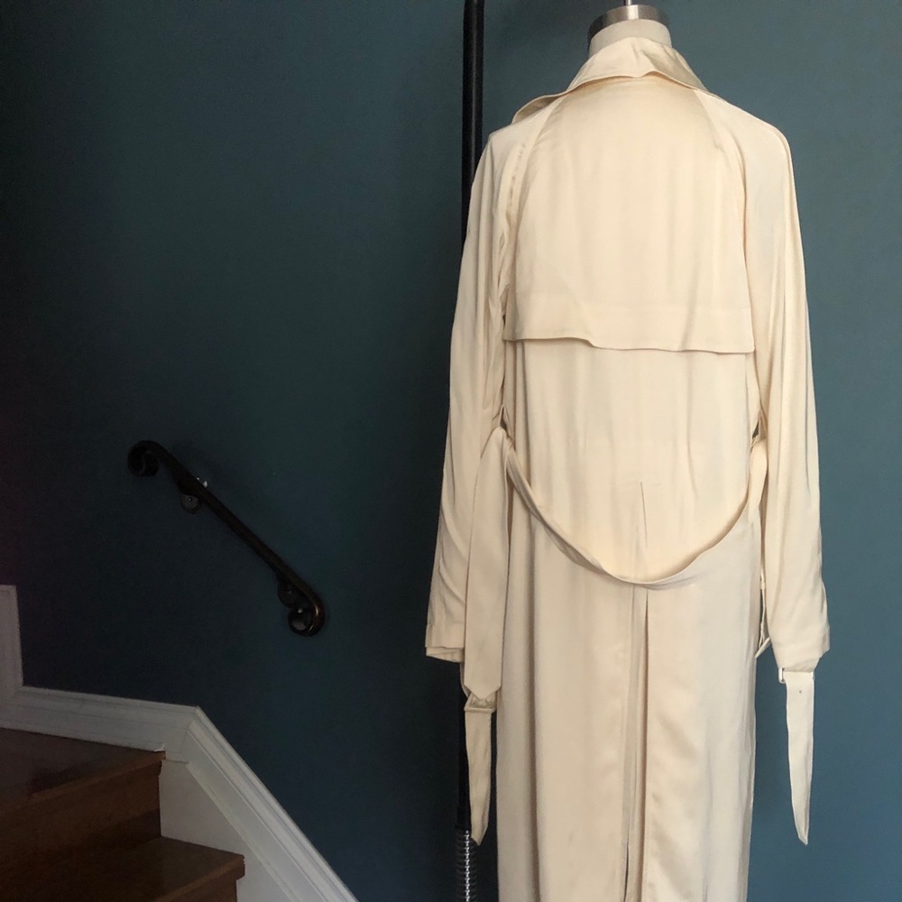 Babaton white trench coat - Picture 5 of 9